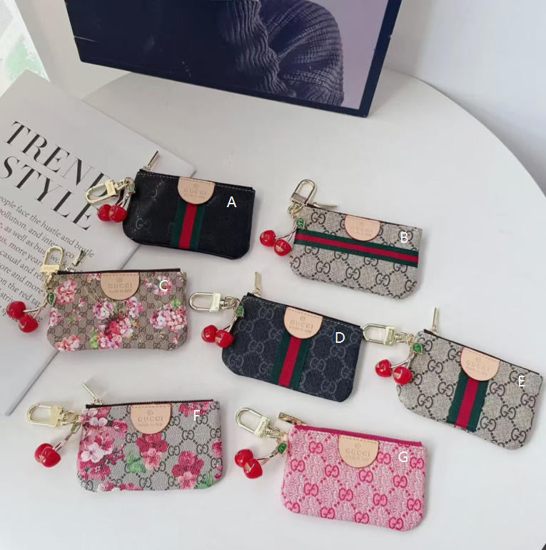 GUCCI CHERRY CARD BAG